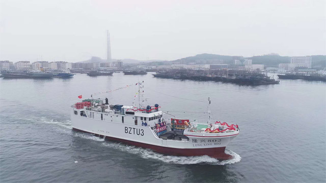 我國(guó)自主建造的首批兩艘大洋性玻璃鋼超低溫金槍魚延繩釣船隆興801和隆興802順利啟航，對(duì)于我國(guó)的玻璃鋼漁船產(chǎn)業(yè)化進(jìn)程具有里程碑式的重要而深遠(yuǎn)的意義。廣東博皓提供玻璃鋼船艇選材解決方案。