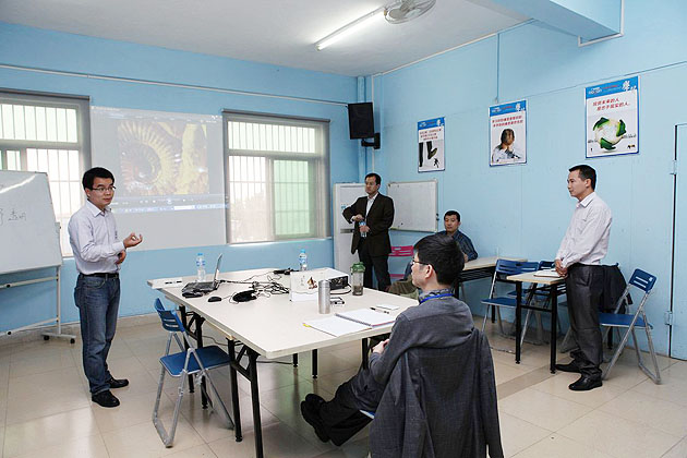 廣州博皓培訓(xùn)過(guò)程中蘭經(jīng)理和徐工的互動(dòng)