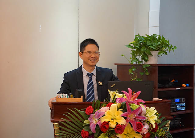 在此次季度會(huì)上，我們敬愛的賴董的一番主題為&ldquo;接地氣，干實(shí)事，求蛻變&rdquo;的演講鏗鏘有力振奮人心